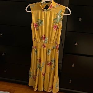Stunning yellow midi dress